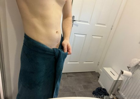 lee ritchie nude actress img