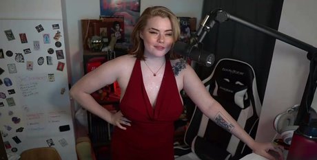 itssabrinalynn pretty model image