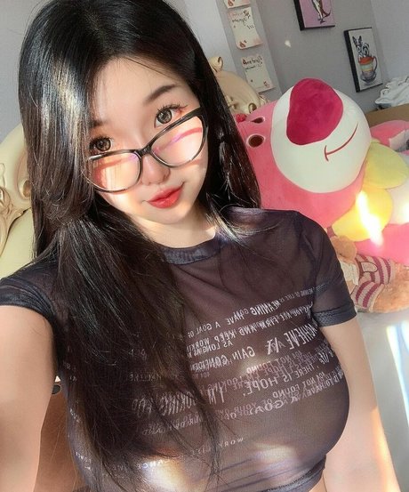 Duyenn Hipp perfect star galleries