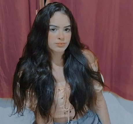 Izabelly Linhares beautiful pornstar pictures