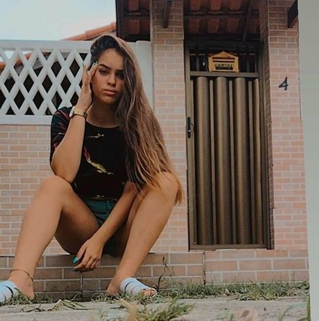 Izabelly Linhares pornstar nice picture