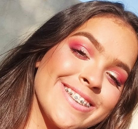 Izabelly Linhares model pretty images