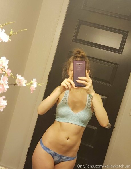 Kailey Ketchum sexy actress img