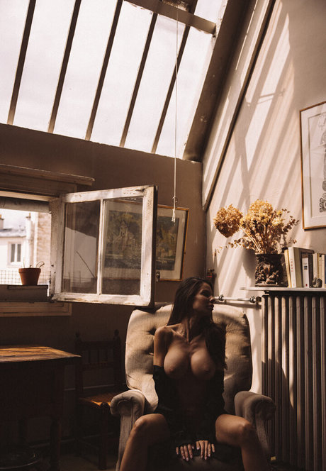 Budai Brigi hot actress img