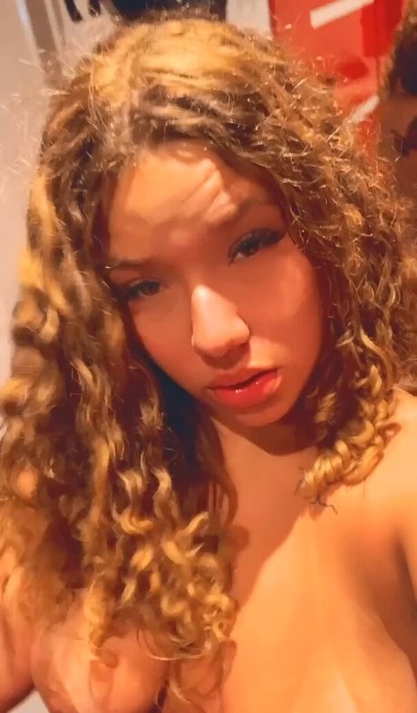 Vitoria Mansueto star sex pic