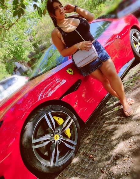 Jennifer Busty Latina pornstar top img