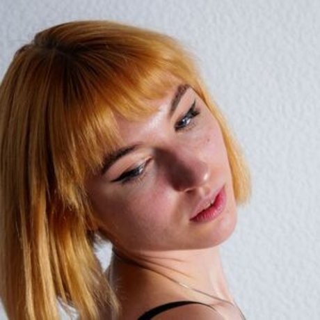 Agelina summer pornstar hd picture