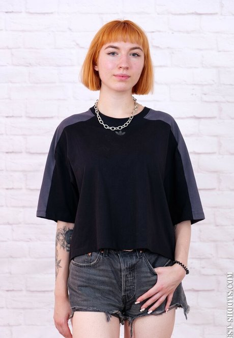 Agelina summer hot actress image