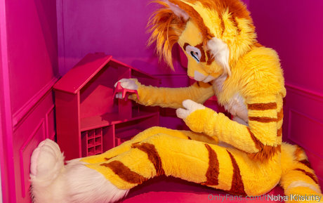 thatyellowkitty pornstar naked photo