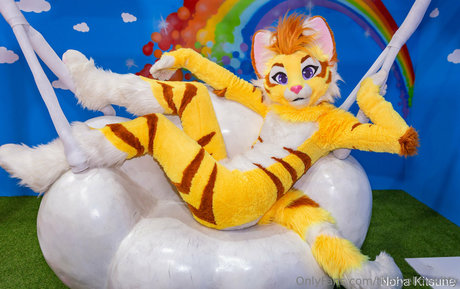 thatyellowkitty perfect model img