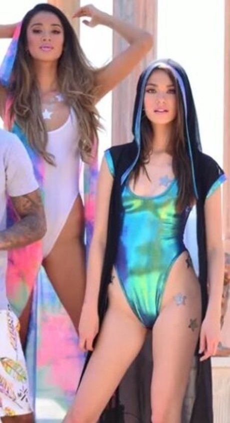 Melodi Flack model hot pic