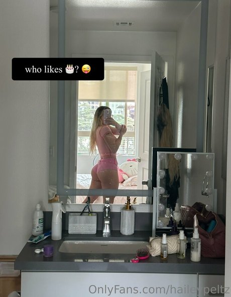 haileypeltz star pornographic images