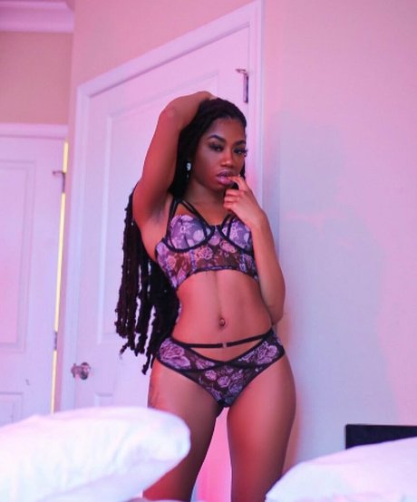 tootorch star nudes photo