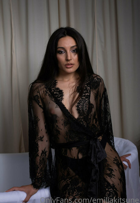 onlyemiliaa model pretty pictures