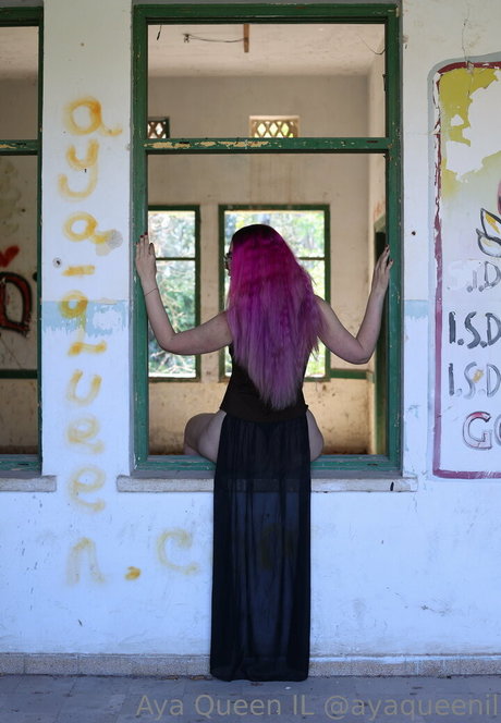 ayaqueenil adult model gallery