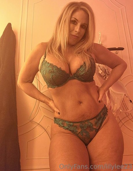 lilylee23 nude actress image