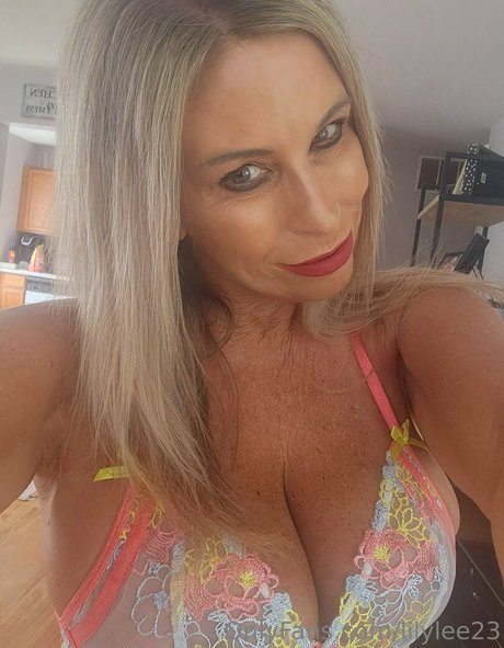 lilylee23 Profile pic