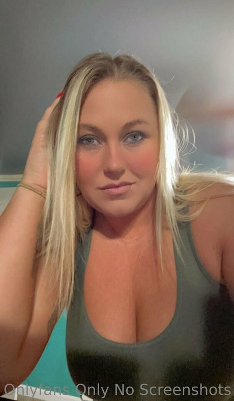 bad blondie33 perfect model pics