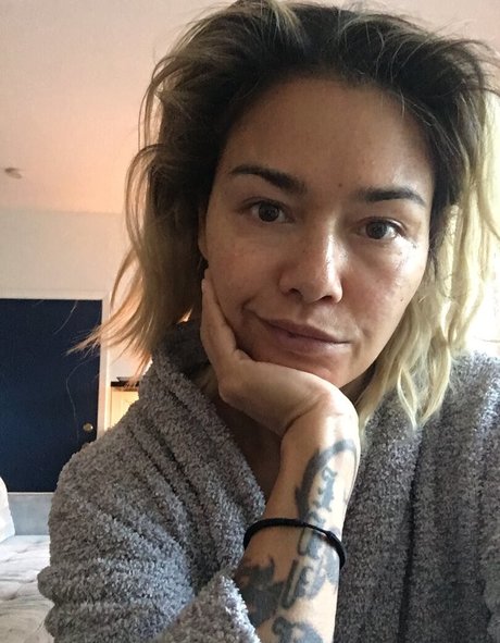 thedanavespoli model high quality photo