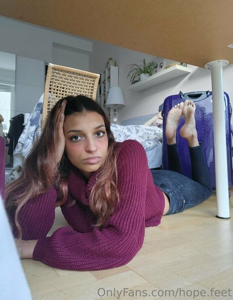 hope feet model sexy archive