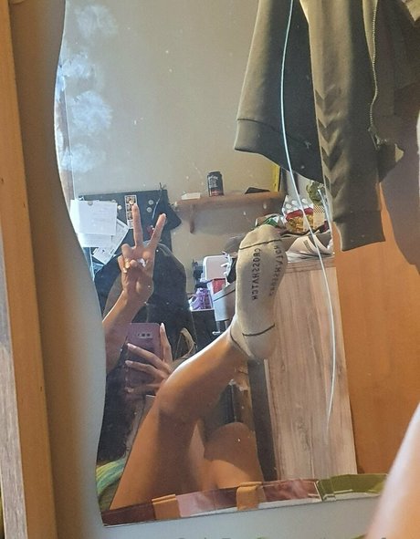 hope feet model sexy gallery