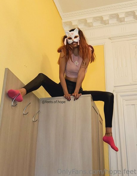 hope feet xxx model pictures