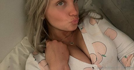 livelovelee hot pornstar img