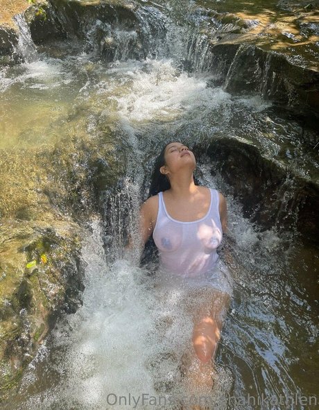 Anahikathlen star nude pics