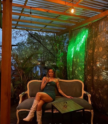 lolahale xo pretty pornstar photos