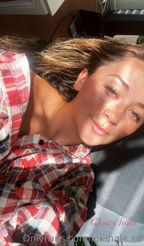 lolahale xo pornstar top photo