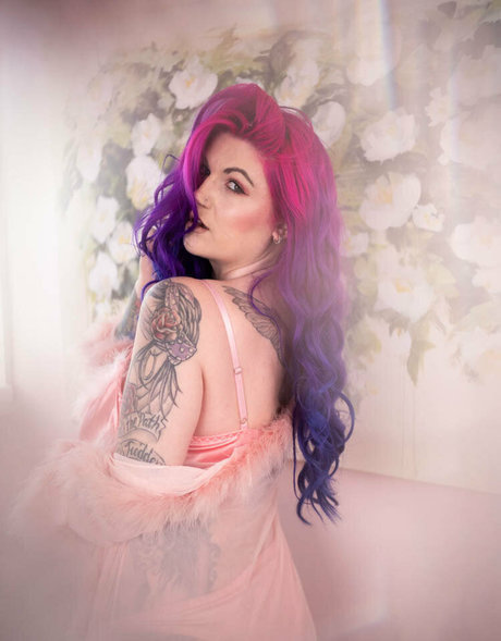 rogue model naked img