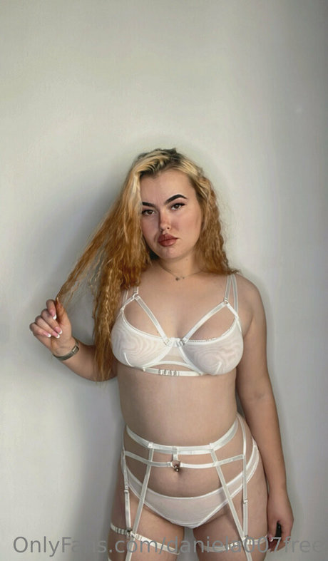 daniela007free sexy model pictures