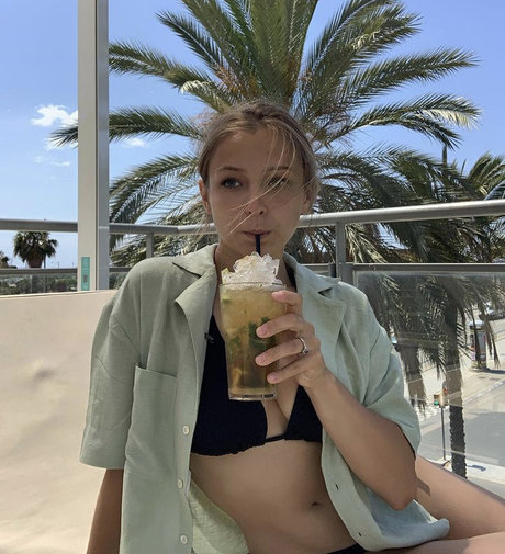 Romane Salvetti naked model pic