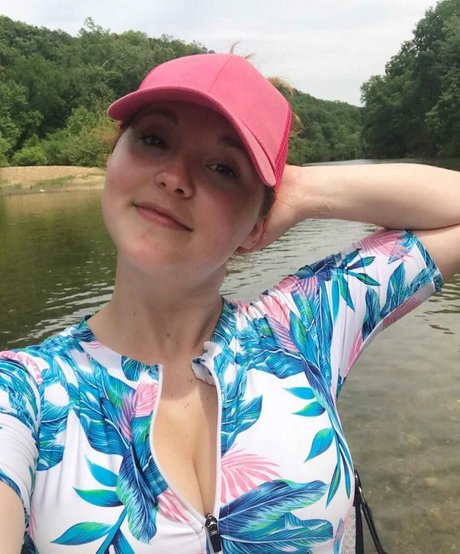 Aureylian naked pornstar picture