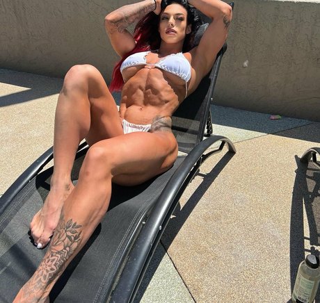 Kayla Rossi hot star pic