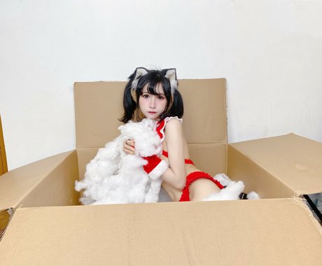 Joyce Poring model nudes photo