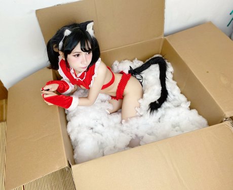 Joyce Poring top model img