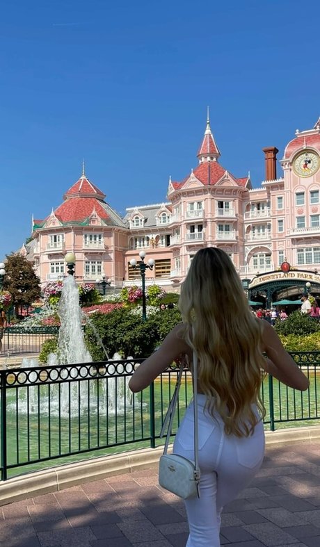 sophia ilysm model erotic images