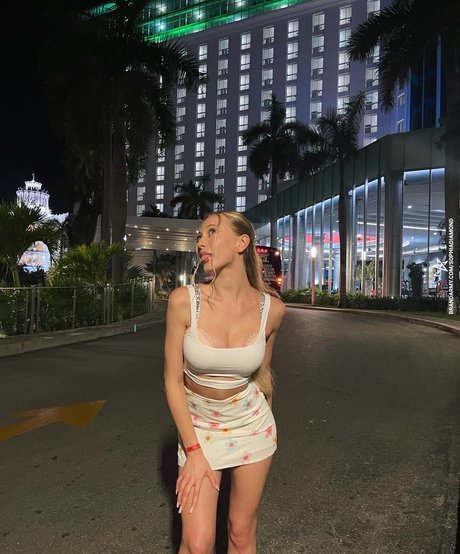 sophia ilysm xxx actress galleries