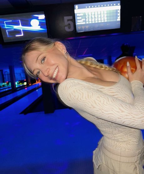 sophia ilysm pornstar sexy picture