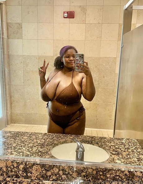 moodybb model top img