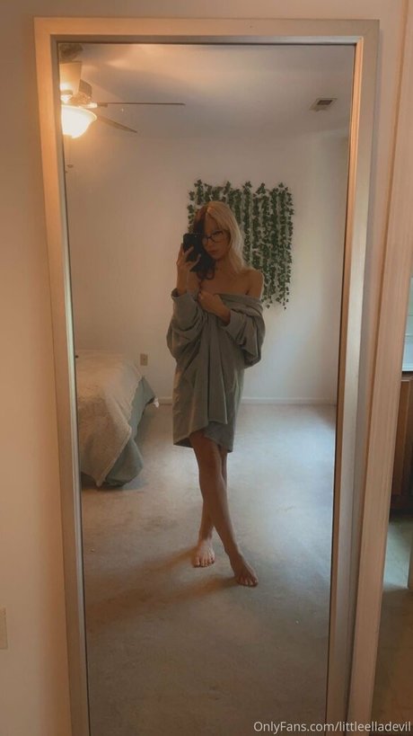 nakedella model adult photos