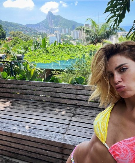 Carolina Dieckmann model erotic picture