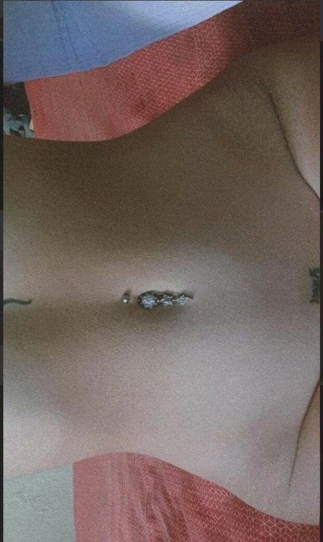 oliveiiranatt exclusive model picture