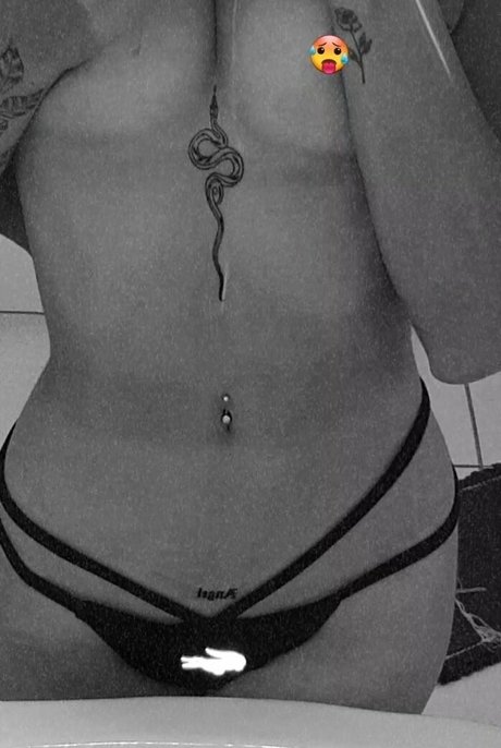 oliveiiranatt high quality model images