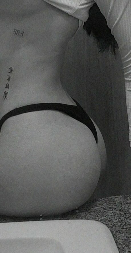 oliveiiranatt hd pornstar image