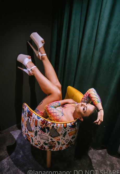 lanaromano star perfect pic