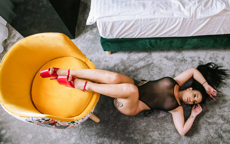 lanaromano nice model photo