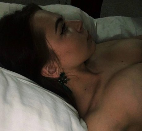 Mihalina Novakovskaya sex model pictures