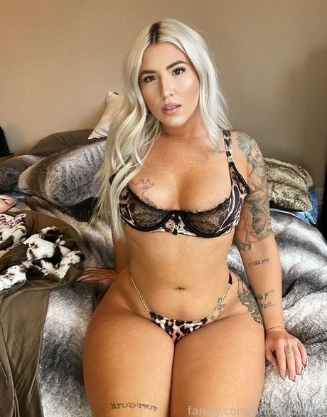 brittnyblaine model nude photo